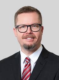 Tim Mckenzie's Instagram, Twitter & Facebook