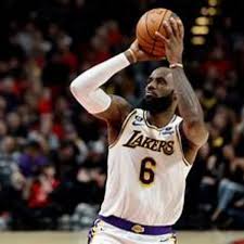 Everything Basketball - LeBron James has prompted 'concern' amid the latest  setback shortly after his return to action | Facebook