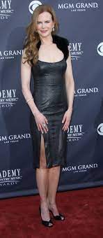 Nicole kidman's height is 5ft 10.6. Discover What Nicole Kidman Says About Her Real Height