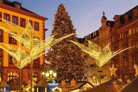 Der sternschnuppenmarkt in wiesbaden ist ein einträgliches geschäft und belebt die wiesbadener innenstadt. Sternschnuppenmarkt In Wiesbaden Reiseburo Bustouristik Losch