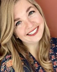 Jennifer Kratz's Instagram, Twitter & Facebook