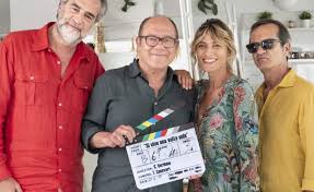 Condividi sui social le immagini e frasi dei tuoi. Si Vive Una Volta Sola Carlo Verdone Presenta Il Suo Nuovo Film Cinefilos It