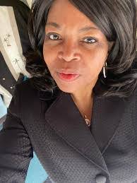 Elvira Bray's Instagram, Twitter & Facebook