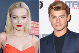 Dove Cameron y Garrett Clayton fichan por Hairspray Live