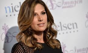 Daisy Fuentes Height Weight Age And Body Measurements