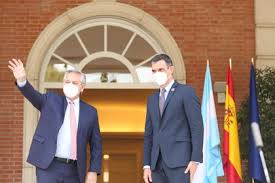 Bandera que llevó el general belgrano en la campaña del alto perú en 1813. Coronavirus Argentina Confia En La Pronta Entrada En Espana De Vacunados Con La Sputnik V