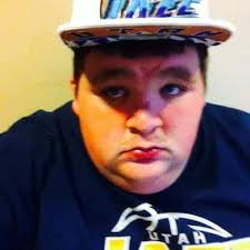 Who finds the gun in her pocketbook?