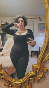 Alix Mercury nude early morning hotel corridor tease