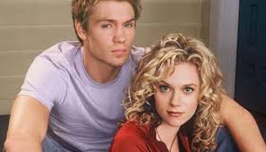 Venez regarder la série les frères scott saison 2 épisode 3 en streaming vostfr et vf, 100% gratuit, en illimité et en bonne qualité. Les Freres Scott Les 5 Moments Les Plus Marquants De Peyton Et Lucas