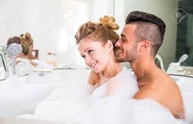 صوررومنسية للمتزوجين في الحمام احلى صور رومانسيه فى الحمام
