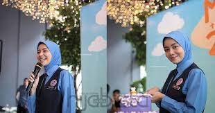 Kakakku atik lima tahun lebih tua dari aku. Cantiknya Mira Filzah Jadi Pengawas Dengan Hijab Segera Mekap Polos Sempena Sambutan Hari Jadi Hijabista