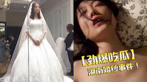 4P-影楼里，摄影师爆操婚纱新娘，工作人员还帮忙打灯吃蛋摸睾丸1 - 网曝门事- 免费情色成人视频