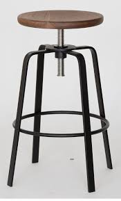 Luy Drehhocker Hohenverstellbar Strukturlack Schwarz Matt Spindel Edelstahl Massivholzsitz Gerechselt Ami Nuss Made In German Barhocker Drehhocker Holz Hocker