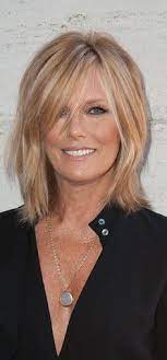 12 Fabulous Medium Hairstyles With Bangs Pretty Designs Medium Hair Styles Medium Length Hair Styles Hair Lengths