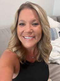 Would it be weird to keep up with fading red hair?