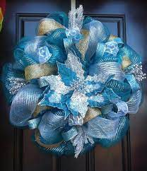 See more ideas about mesh wreaths, wreaths, mesh. How To Make A Mesh Wreath Deco Mesh Wreath Tutorial With Pictures