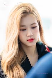 The parisian crowd cheers the blackp. 1 Hq Blackpink Rose Airport Photo Incheon To Taipei Taiwan