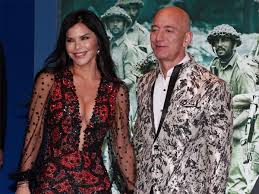 Probe zeros in on brother of bezos girlfriend. Jeff Bezos Jeff Bezos Sued By Girlfriend Lauren S Brother Over Defamation Retail News Et Retail
