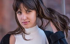 UNSER KÜNSTLER LOOKBOOK