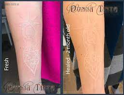 While once a rarity, white ink tattoos have been enjoying a slightly bigger share of the spotlight as of when done correctly, white ink tattoos can be absolutely breathtaking. White Ink Fresh Healed Donna Tinta