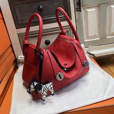 Hermes Red Lindy 26 Togo Palladium Hw Hermes Hermeslover Hermesaddict Hermesbuyer Hermeskelly Hermesf Hermes Lindy Bag Hermes Lindy Hermes Birkin Orange