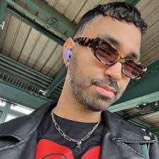 Michael Goris's Instagram, Twitter & Facebook