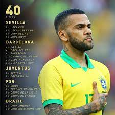 Camisa 10 do tricolor só não conquistou uma taça na temporada 2004/2005 em sua carreira. Jogador Com Mais Titulos Na Historia Do Futebol Daniel Alves Tu E Um Monstro Daniel Alves Dani Alves Historia Do Futebol