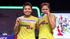 Dua putri bangsa, greysia polii dan apriyani rahayu , mempersembahkan medali emas dari cabang bulutangkis ganda putri di olimpiade tokyo 2020. Apriyani Rahayu Bwf Meledak Ledak Kini Kalem Berkat Greysia Polii Indosport