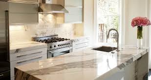 Unabhängig von der farbe der küchenarbeitsplatte fallen flecken und krümel auf platten mit gemustertem dekor weniger auf als auf unifarbenen. Pflege Von Marmor Arbeitsplatten