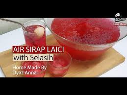 Pada kebiasaannya pewarna merah digunakan bagi memberikan warna menarik kepada air sirap dan selalunya di berikan kepada para tetamu. Air Sirap Laici Selasih Youtube