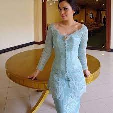 Jika anda bosan menggunakan kebaya dari bahan katun, brokat, atau tile, anda bisa. I Pinimg Com Originals B9 16 50 B91650510fc8144