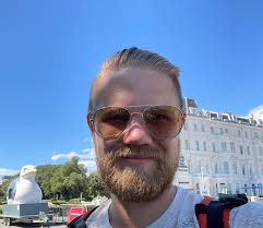 People following Unpacking Business Open Source