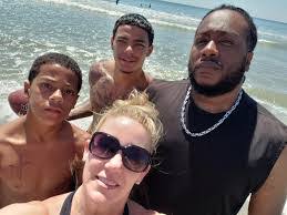 Keith Gholson's Instagram, Twitter & Facebook