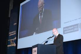 Bohuslav sobotka, pavel bělobrádek a andrej babiš jedou na pařbu nebo tajné jednání. Esa Czech Prime Minister Bohuslav Sobotka