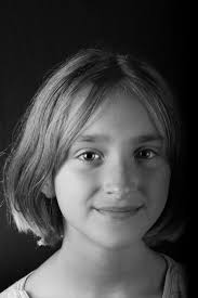 Studio portraits and headshots now available! Yes this is my daughter as  the test subject lol. Please DM for more details :)