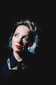 Cafmeyers vader en grootvader guido cafmeyer waren actief bij het amateurtoneel, als acteur en regisseur. Maaike Cafmeyer Een Vrouw Is Zoals De Natuur Je Komt Tot Volle Bloei En Dan Ineens Begin Je Te Verwelken De Morgen