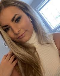 Kirsten Krull's Instagram, Twitter & Facebook