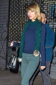 Avgeropoulos, 27, shows some leg in tiny denim shorts and a baseball style t. Taylor Swift In Green Tight Jeans 05 Gotceleb