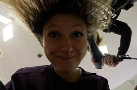 Pour vous aider à faire le juste choix parmi le carré plongeant, le court à la trouvez la bonne coupe de cheveux est parfois un vrai challenge ! Ecole De Coiffure Est Ce Risque De Se Faire Couper Les Cheveux Par Des Apprentis