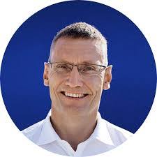 Michael Hallgren's Instagram, Twitter & Facebook