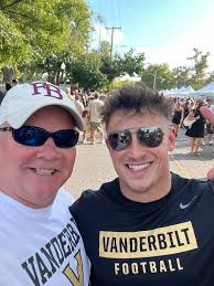 Durham Harris (@Velocisnapper)