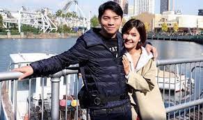 หลังคบหาดูใจกันมานานกว่า 8 ปี ก็ได้ฤกษ์ประกาศข่าวดีแล้ว สำหรับคู่ของนักร้องลูกทุ่งสาว เปา เปาวลี และหนุ่มเอิร์ธ กานต์ ลูกชายของซูโม่กิ๊ก. à¹€à¸›à¸²à¸§à¸¥ à¹€à¸•à¸£ à¸¢à¸¡à¹à¸• à¸‡à¸¥ à¸à¸Šà¸²à¸¢ à¸‹ à¹‚à¸¡ à¸ à¸