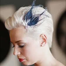 Bridal hairstyles for short hair include romantic updos, glamorous old hollywood curls and unique hair accessories (headbands, barrettes and flower crowns), as seen in some of our favorite short wedding hair 'dos. 50 Superb Wedding Looks To Try If You Have Short Hair Hair Motive