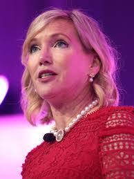 Kelly Ashby's Instagram, Twitter & Facebook