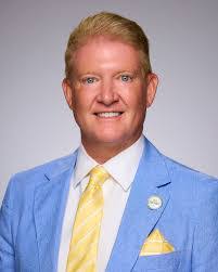 Jennifer Hollabaugh's Instagram, Twitter & Facebook