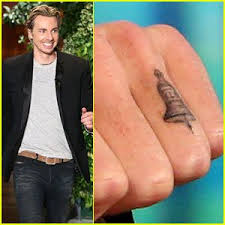 Dax shepard got a tattoo on his ring finger after he tied the knot with kristen bell in 2013. Dax Shepard Discusses Ring Finger Tattoo For Wife Kristen Bell Wife Tattoo Ring Finger Tattoos Dax Shepard
