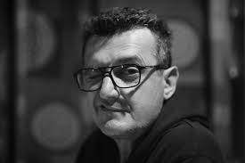 BLACK & WHITE PHOTOGRAPHY (Nikon/Canon/Sony and Phoneography)