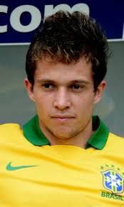 Para Bernard, pressão de evitar rebaixamento é maior que virar a final