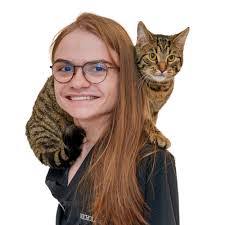 Lacey Davies's Instagram, Twitter & Facebook