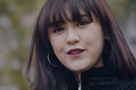 Menggambarkan setiap rasa ke dalam medium yang dapat dipahami bersama. Lengkap Profil Dan Biodata Happy Asmara Penyanyi Cantik Yang Lagunya Sering Viral Di Tiktok Berita Kbb